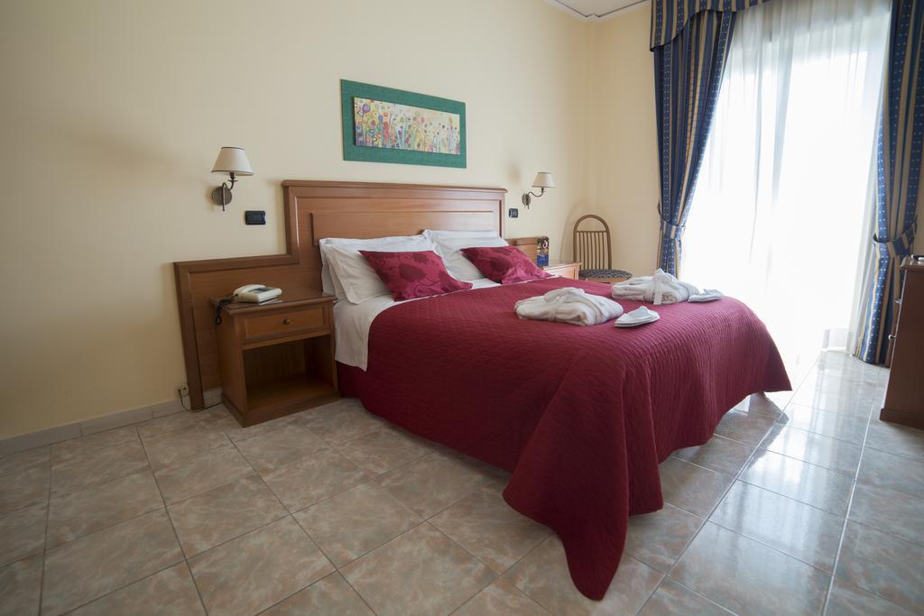 Albergo Scalzone 카스텔볼튜노 외부 사진